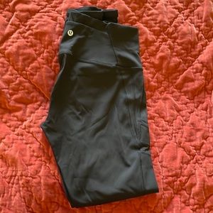 Lululemon black mesh running leggings